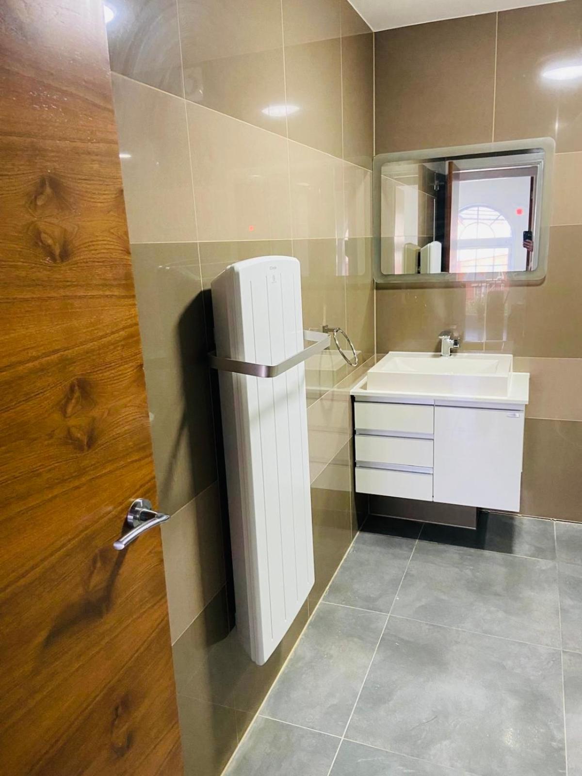 Modern Flat With Free Parking Close To Birmingham Centre Zewnętrze zdjęcie