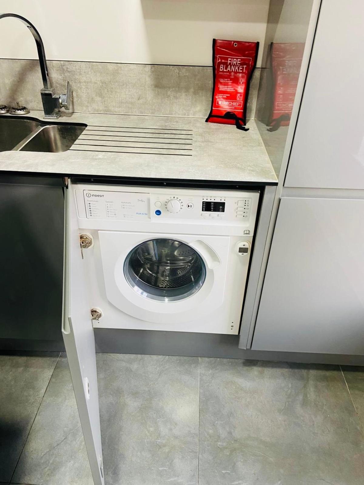 Modern Flat With Free Parking Close To Birmingham Centre Zewnętrze zdjęcie